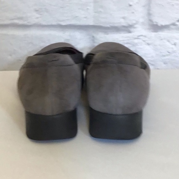 Clarks 10 Artisan Suede Women's Gray Suede Slip-On Comfort Shoes - Picture 4 of 11